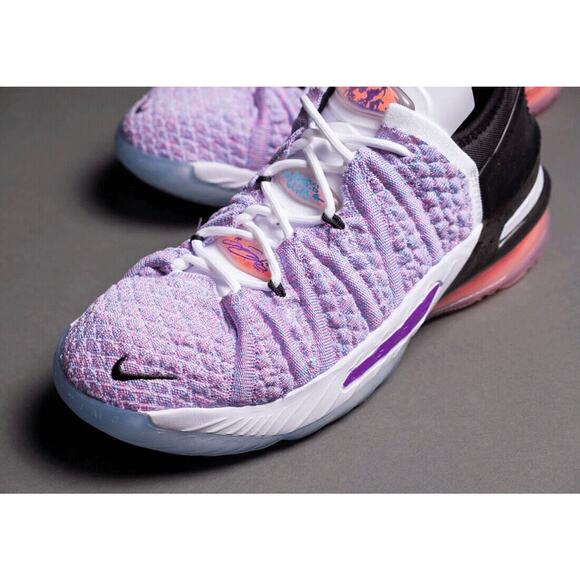 Athletic_Shoes